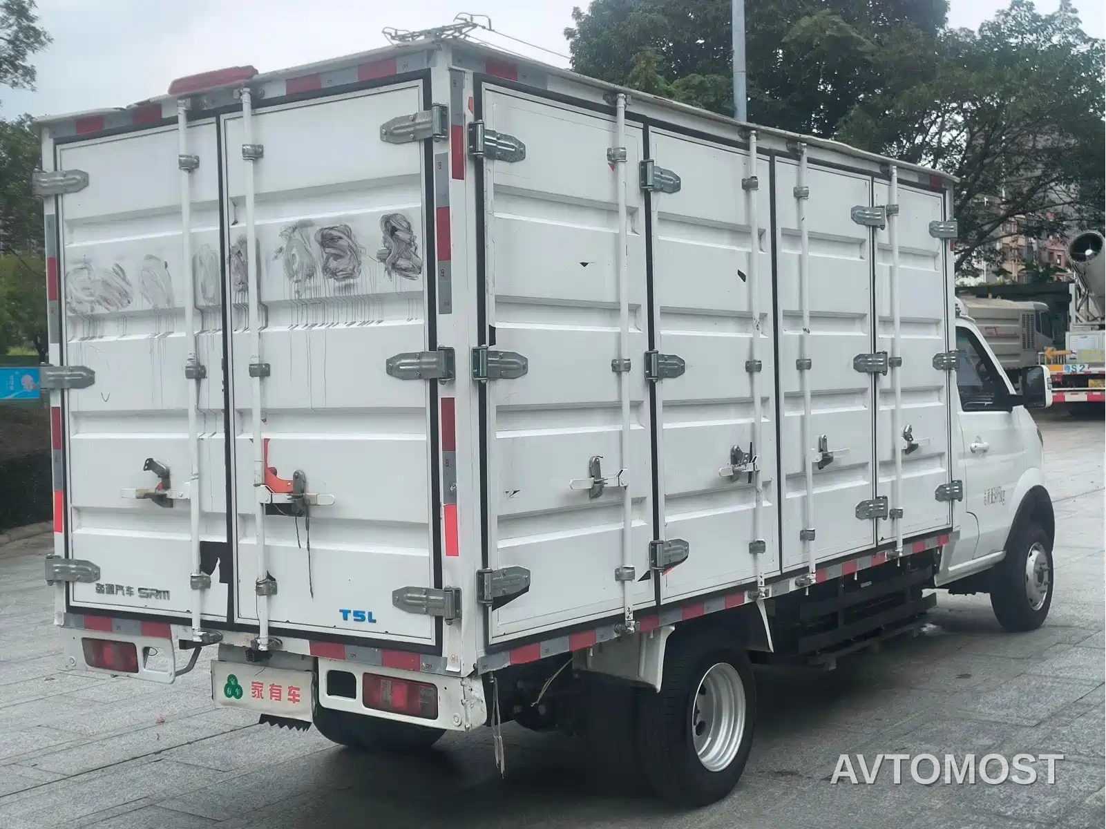 SRM Xinyuan T5L EV 2025 AVIC 56.7KWh Standard 3.8m Cargo Grid — фото 15