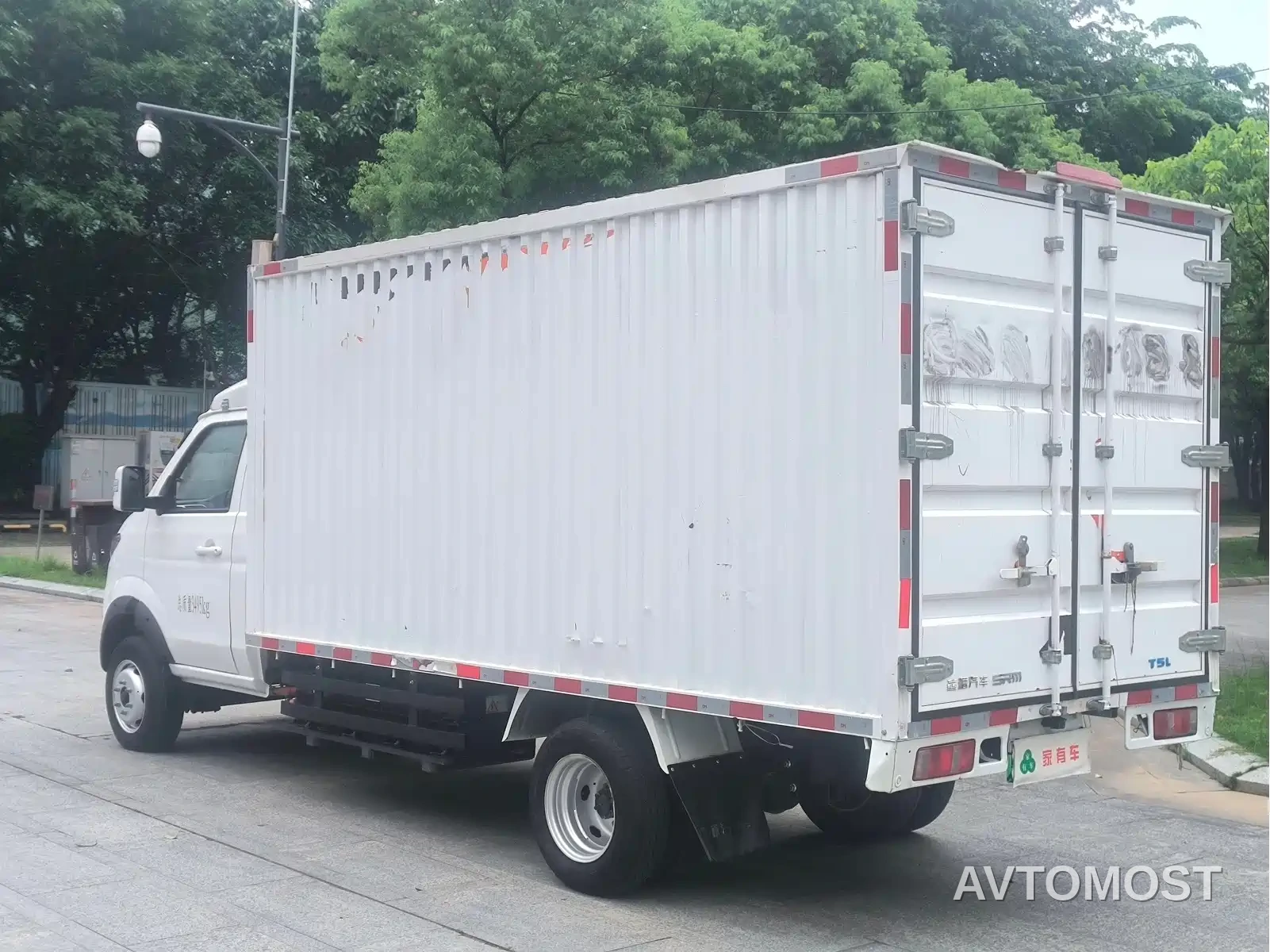 SRM Xinyuan T5L EV 2025 AVIC 56.7KWh Standard 3.8m Cargo Grid — фото 17