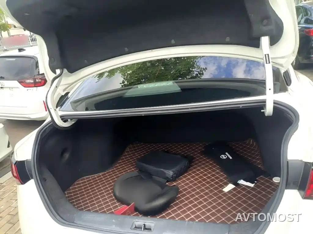 Nissan Sylphy 2023 1.6L CVT Deluxe Edition — фото 19