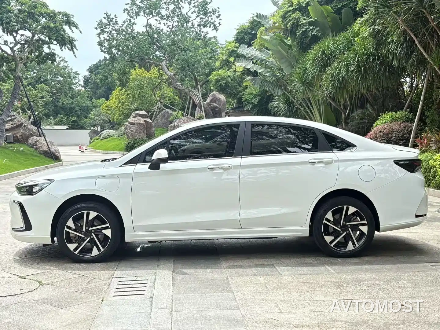 BAIC Beijing EU5 PLUS 2023 R500 Executive Edition — фото 7