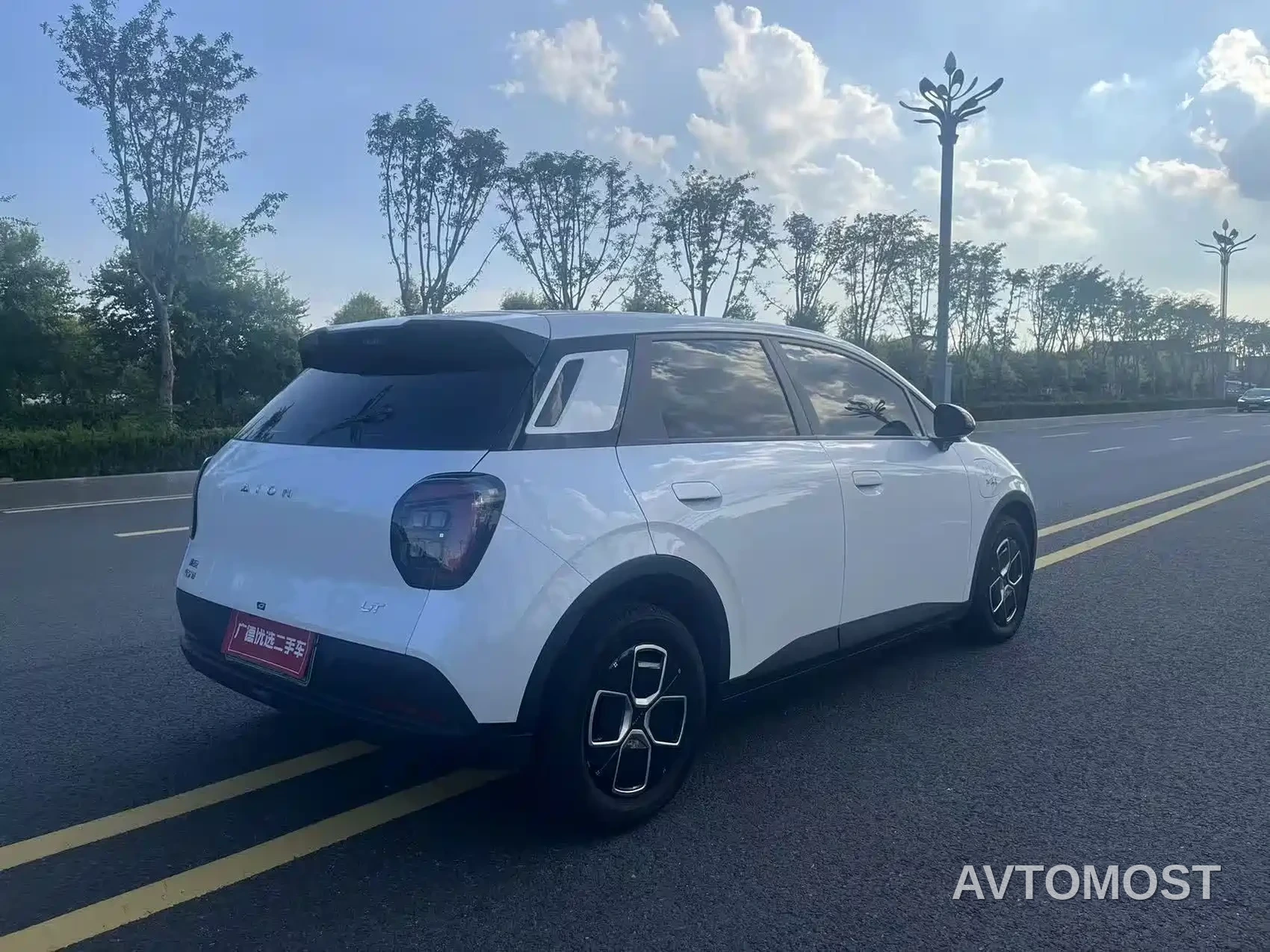 AION UT 2025 Model 330 Starlight Edition — фото 12
