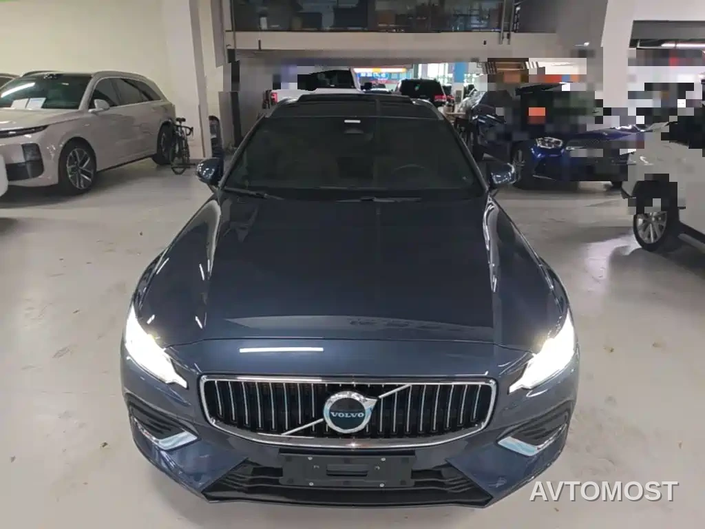 Volvo V60 2023 B5 Smart Luxury Enjoyment Edition — фото 3