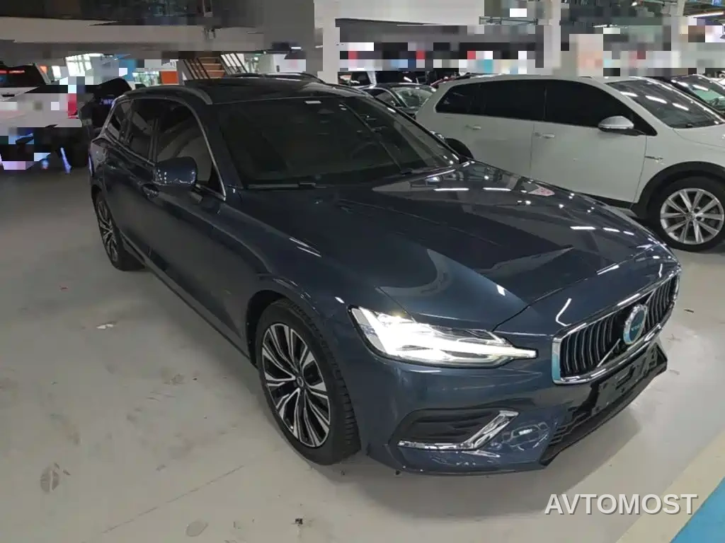 Volvo V60 2023 B5 Smart Luxury Enjoyment Edition — фото 4