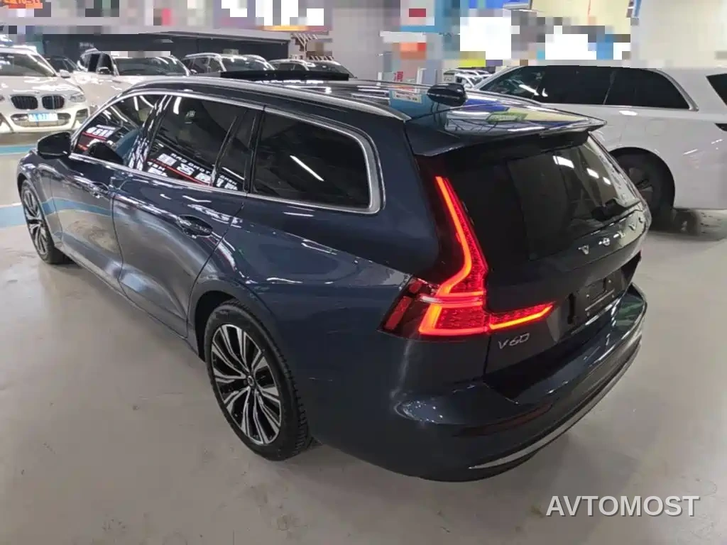 Volvo V60 2023 B5 Smart Luxury Enjoyment Edition — фото 5