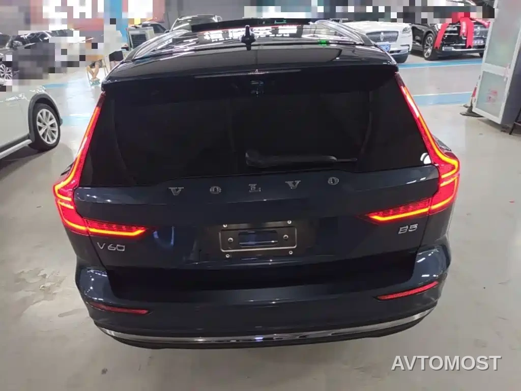 Volvo V60 2023 B5 Smart Luxury Enjoyment Edition — фото 6