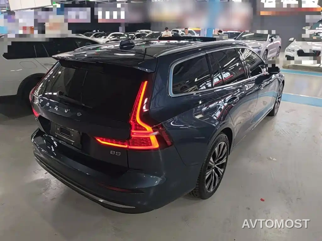 Volvo V60 2023 B5 Smart Luxury Enjoyment Edition — фото 7