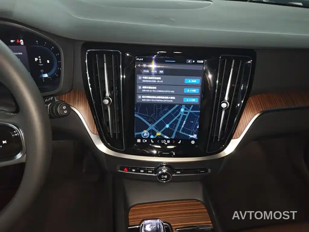 Volvo V60 2023 B5 Smart Luxury Enjoyment Edition — фото 13