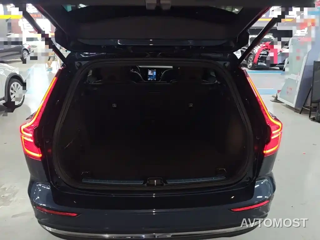Volvo V60 2023 B5 Smart Luxury Enjoyment Edition — фото 19