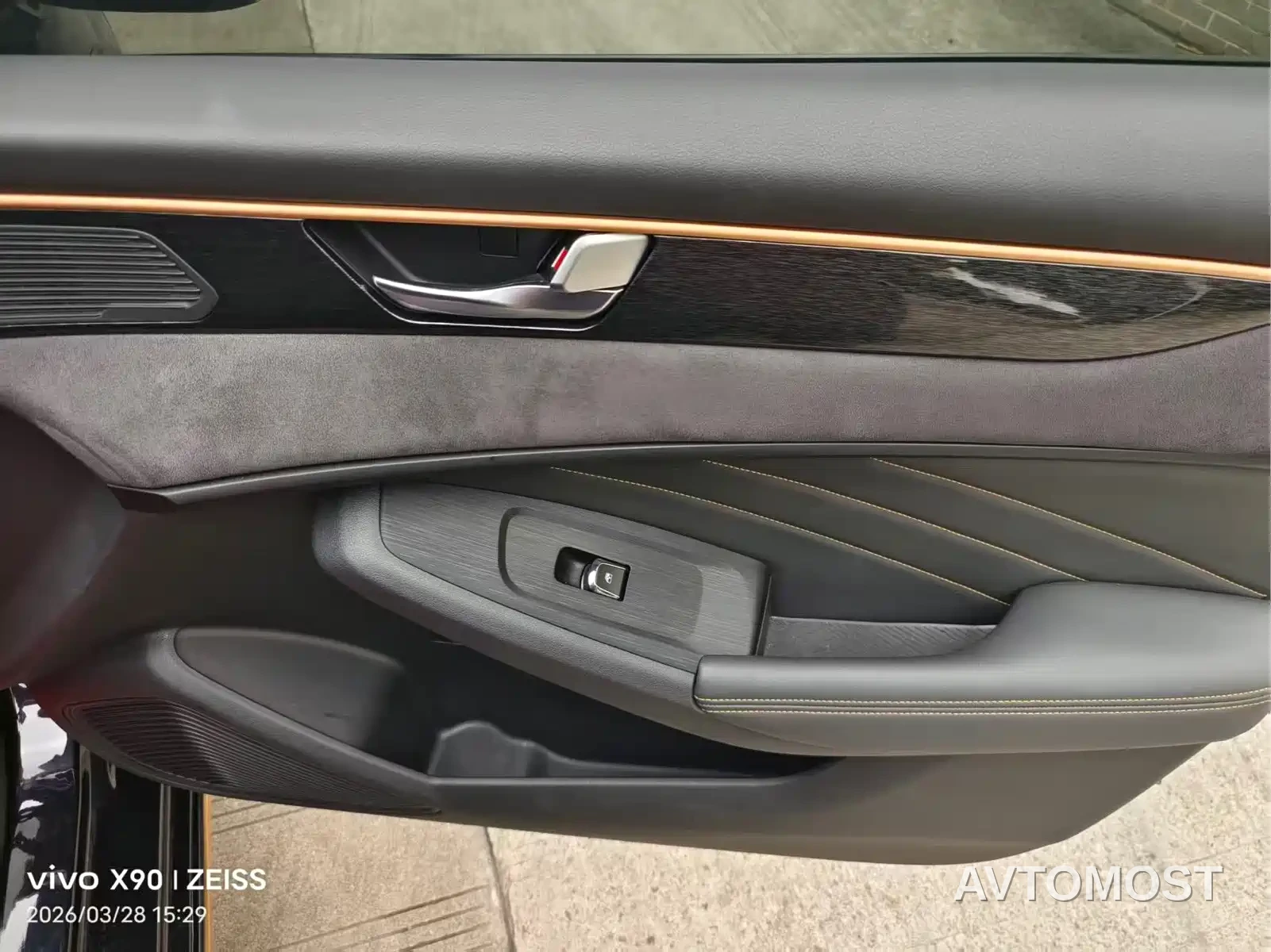 Dongfeng Aeolus Yixuan MAX 2021 1.5T Dark Night Holy Light Edition (Hybrid) — фото 9