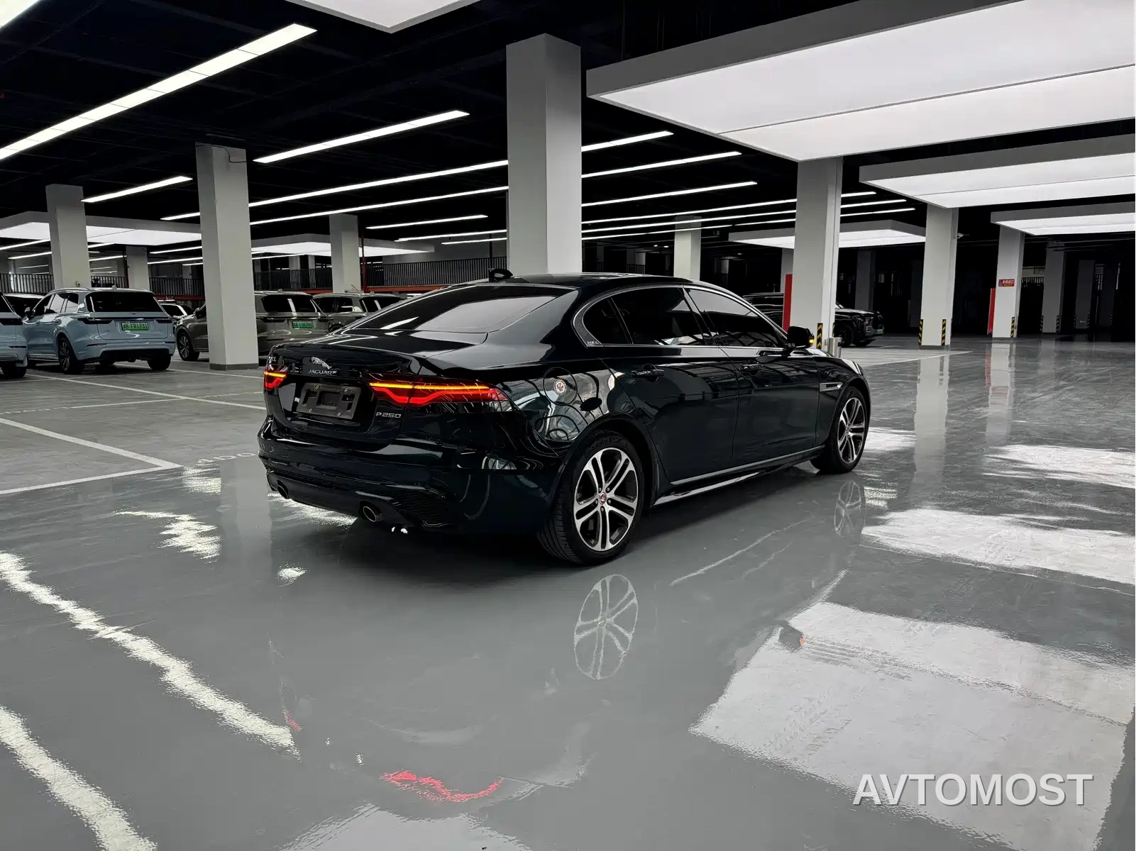 Jaguar XEL 2022 2.0T 250PS R-DYNAMIC S Progressive Sport Edition — фото 13