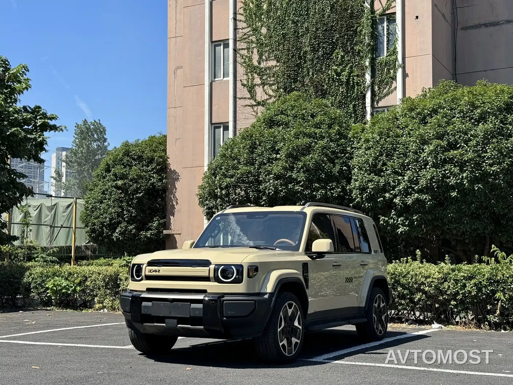 iCAR V27 2026 200KM AWD Falcon 500 — фото 1