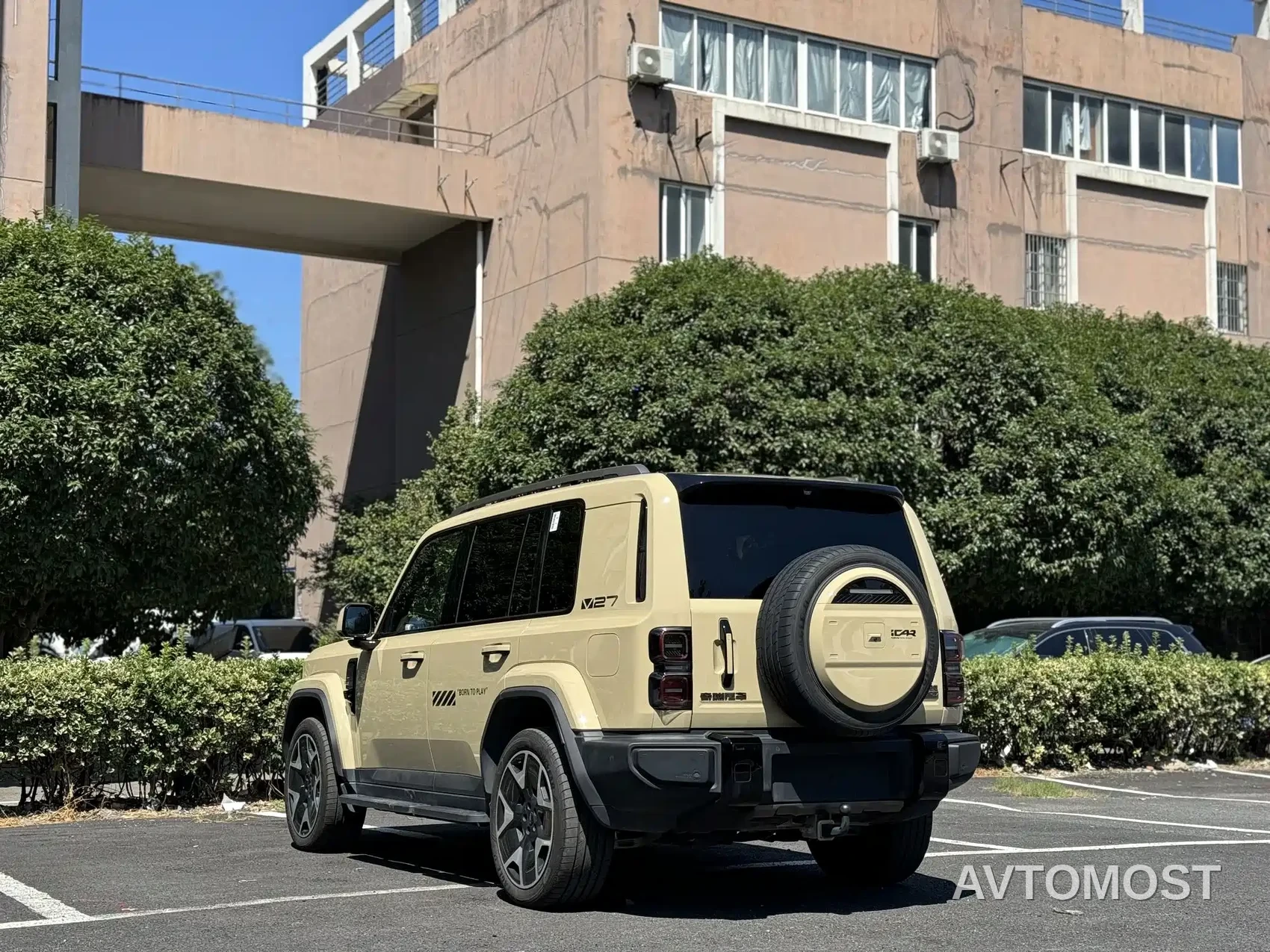 iCAR V27 2026 200KM AWD Falcon 500 — фото 4