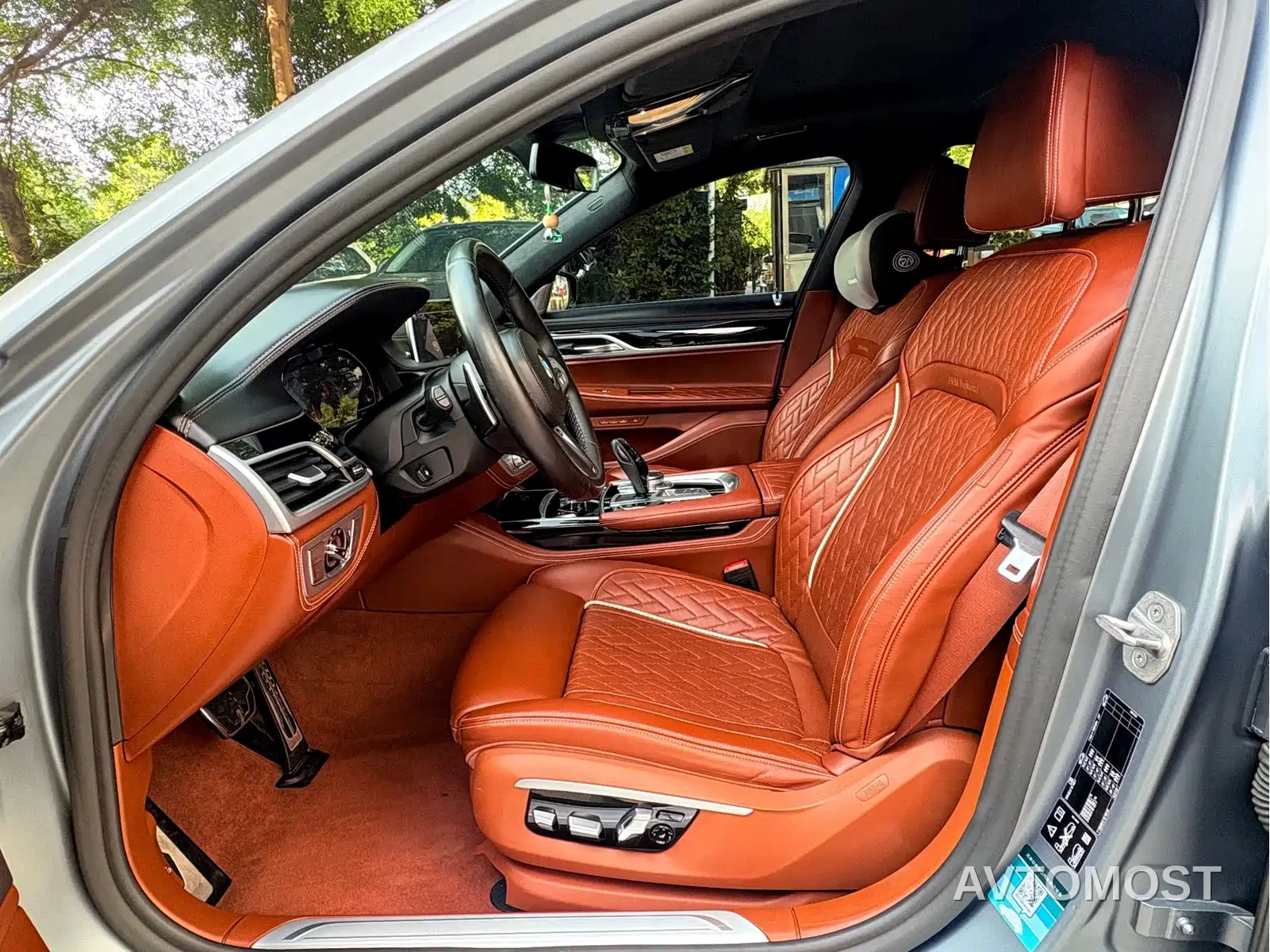 BMW 7 Series 2021 Model 740Li xDrive Executive Luxury Package — фото 7