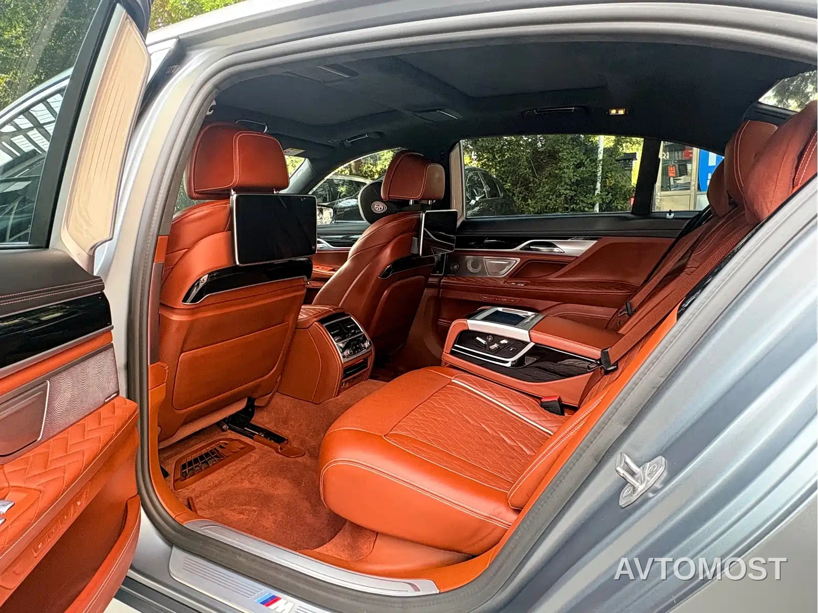 BMW 7 Series 2021 Model 740Li xDrive Executive Luxury Package — фото 8