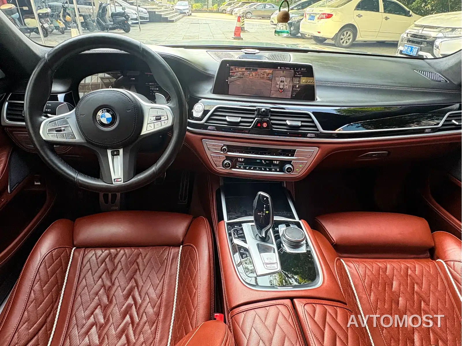 BMW 7 Series 2021 Model 740Li xDrive Executive Luxury Package — фото 9