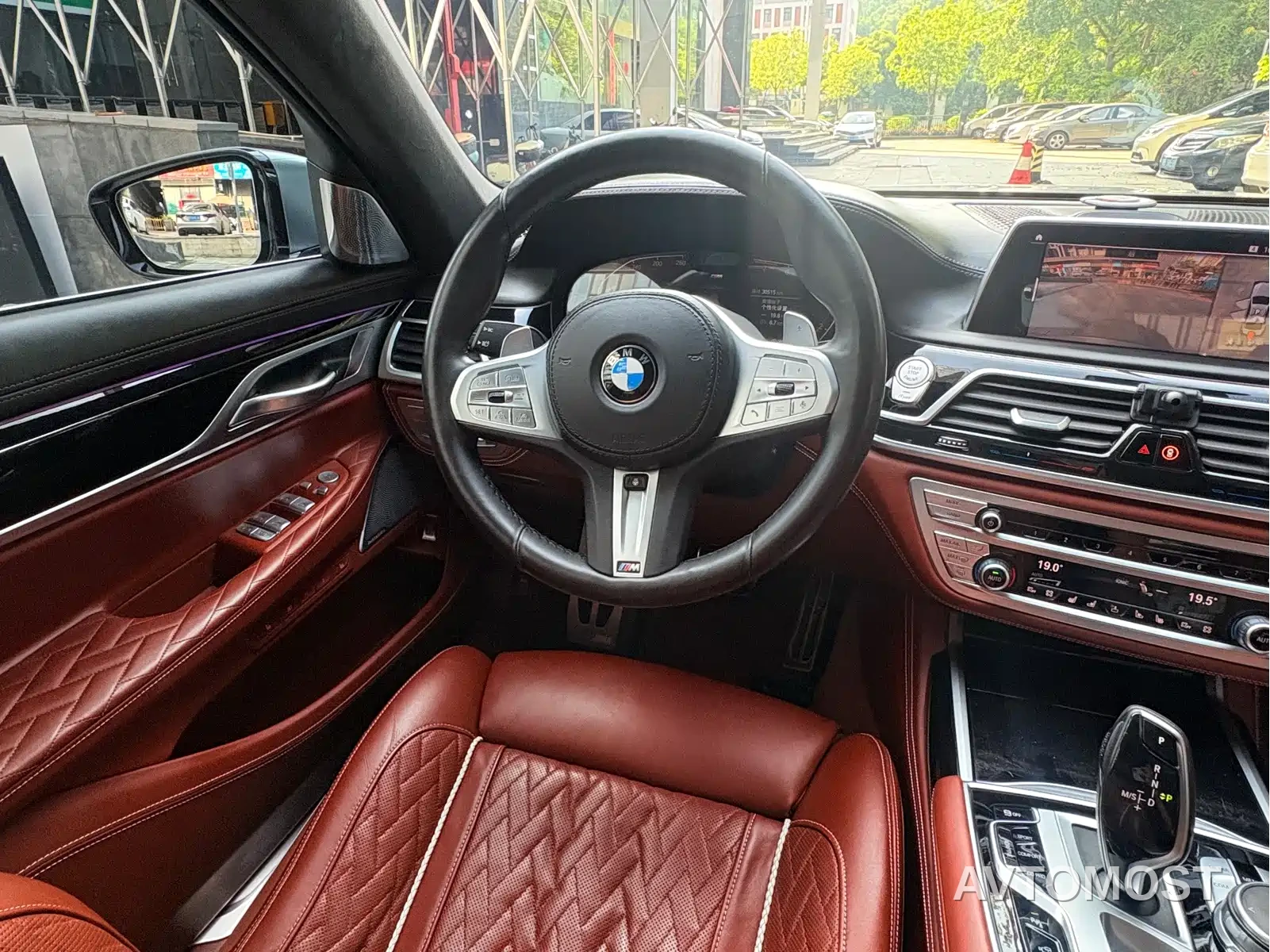 BMW 7 Series 2021 Model 740Li xDrive Executive Luxury Package — фото 10