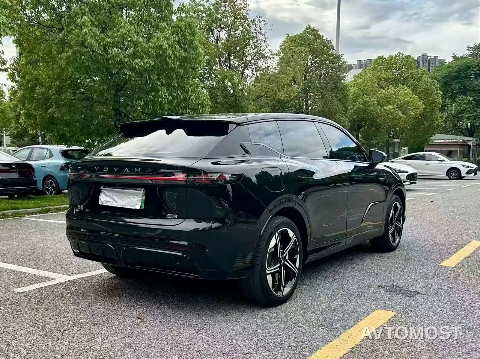 Voyah Zhiyin 2024 Long Range Super Charging Edition — фото 9