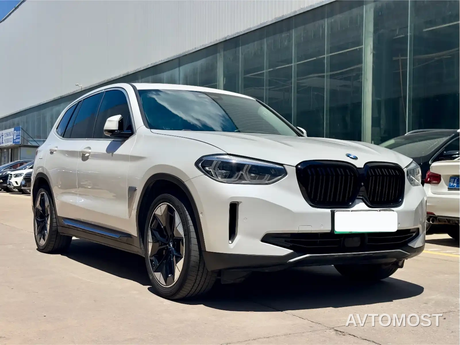BMW iX3 2021 Pioneer — фото 3