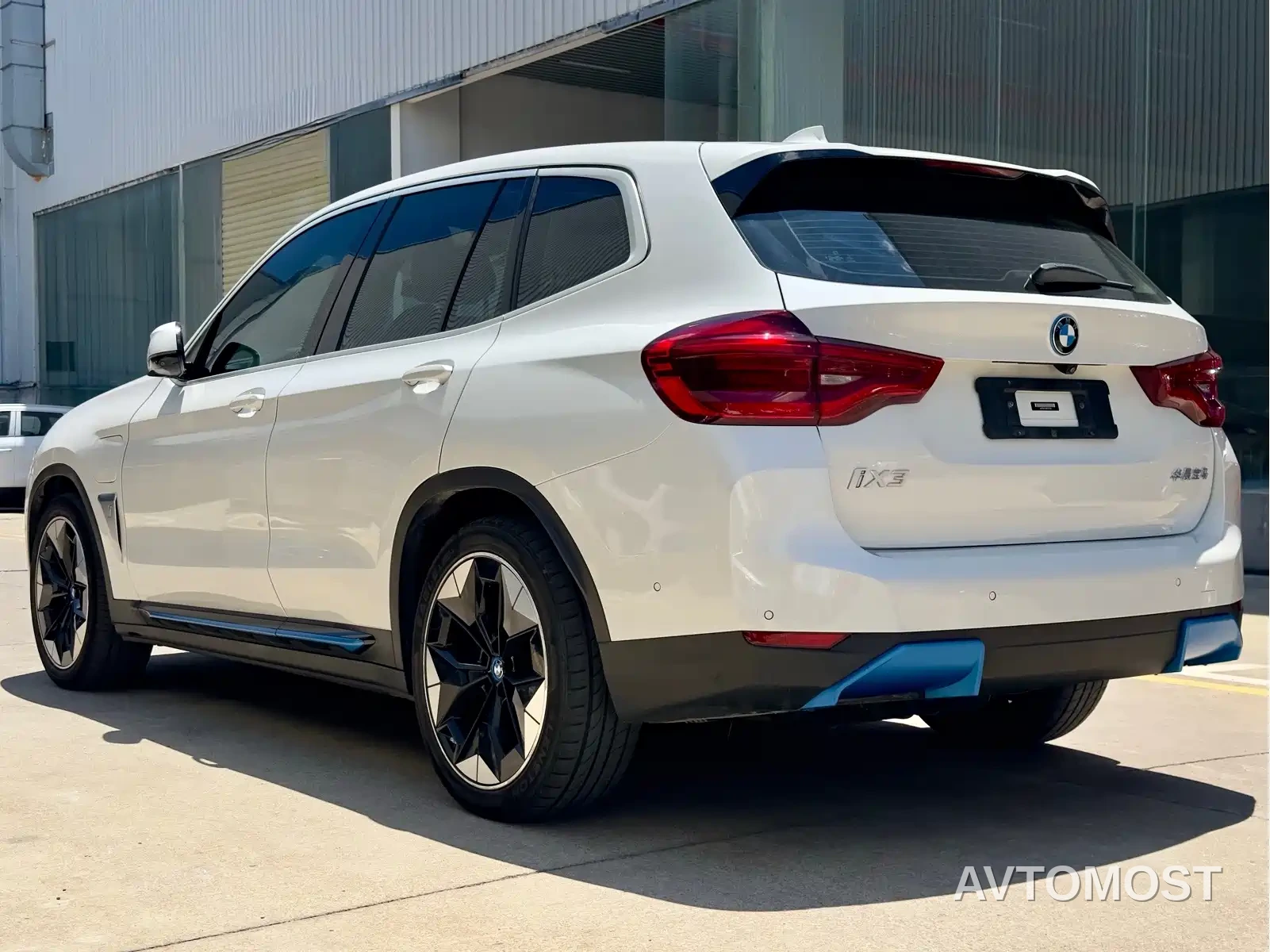 BMW iX3 2021 Pioneer — фото 8