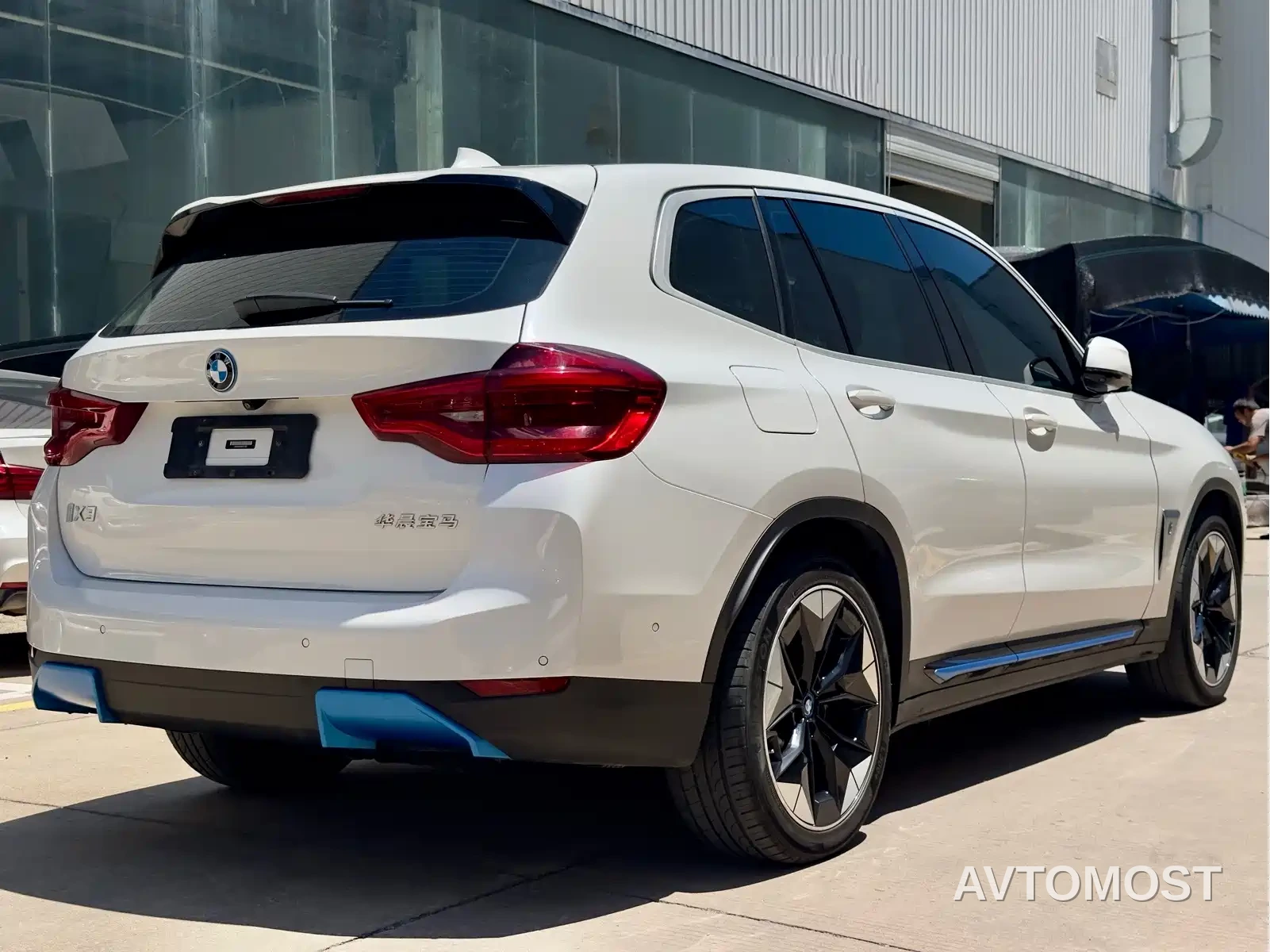 BMW iX3 2021 Pioneer — фото 9