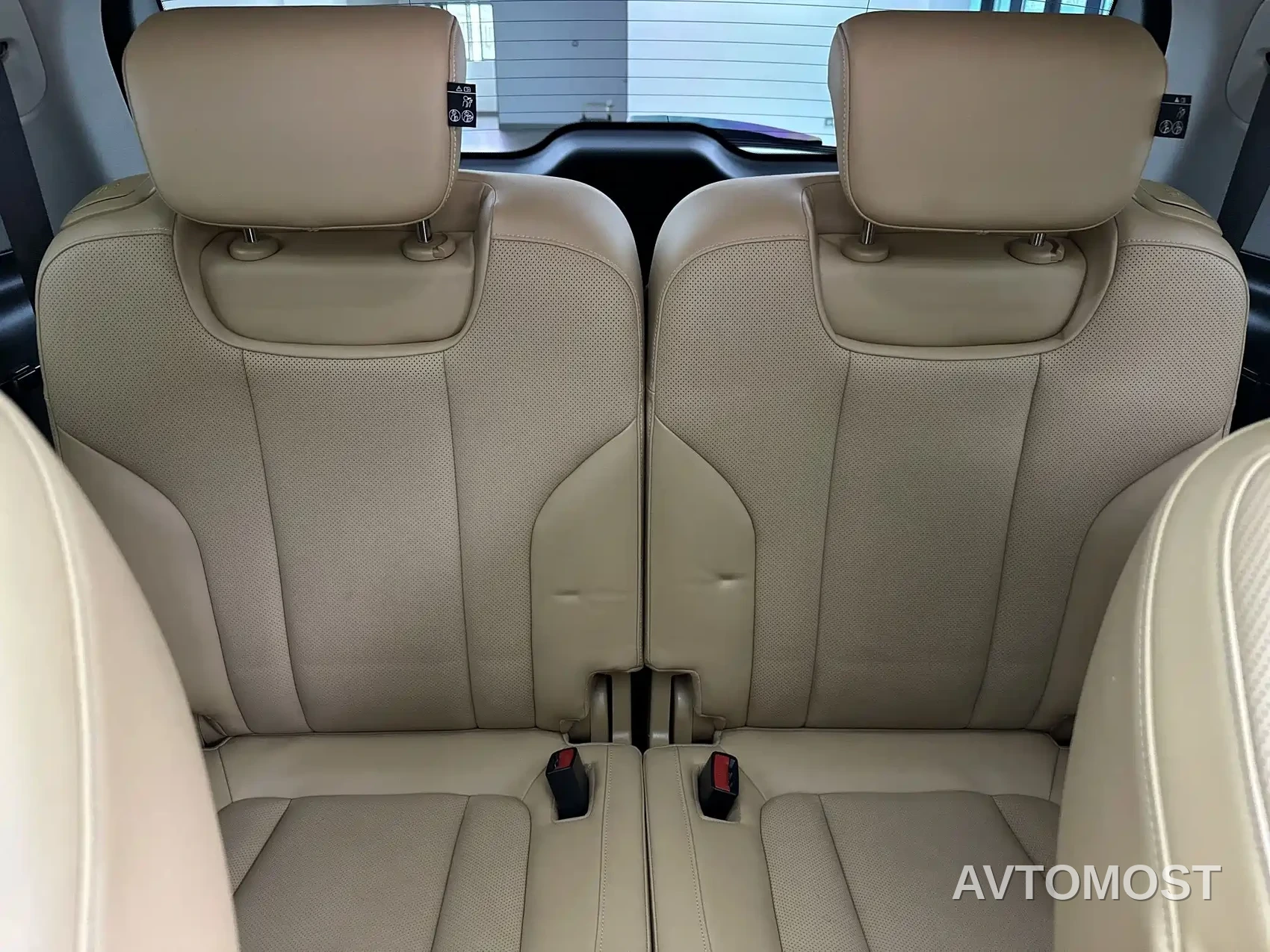 AITO M7 2022 1.5T RWD Comfort Edition — фото 9