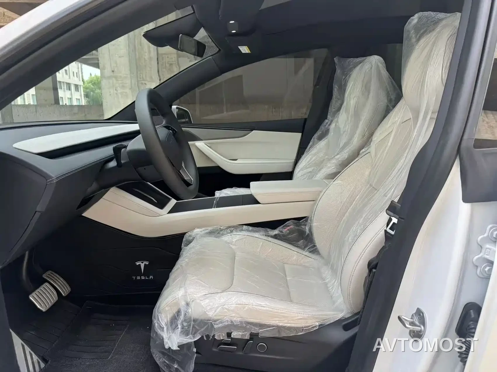 Tesla Model Y L 2025 Facelift Long Range AWD — фото 3