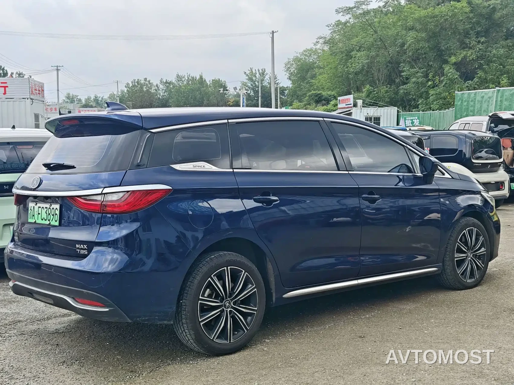 BYD Song MAX New Energy 2019 DM 1.5T Smart Connect Advance 7-seater China VI — фото 4