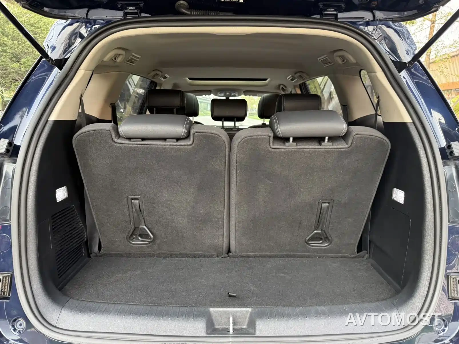BYD Song MAX New Energy 2019 DM 1.5T Smart Connect Advance 7-seater China VI — фото 19