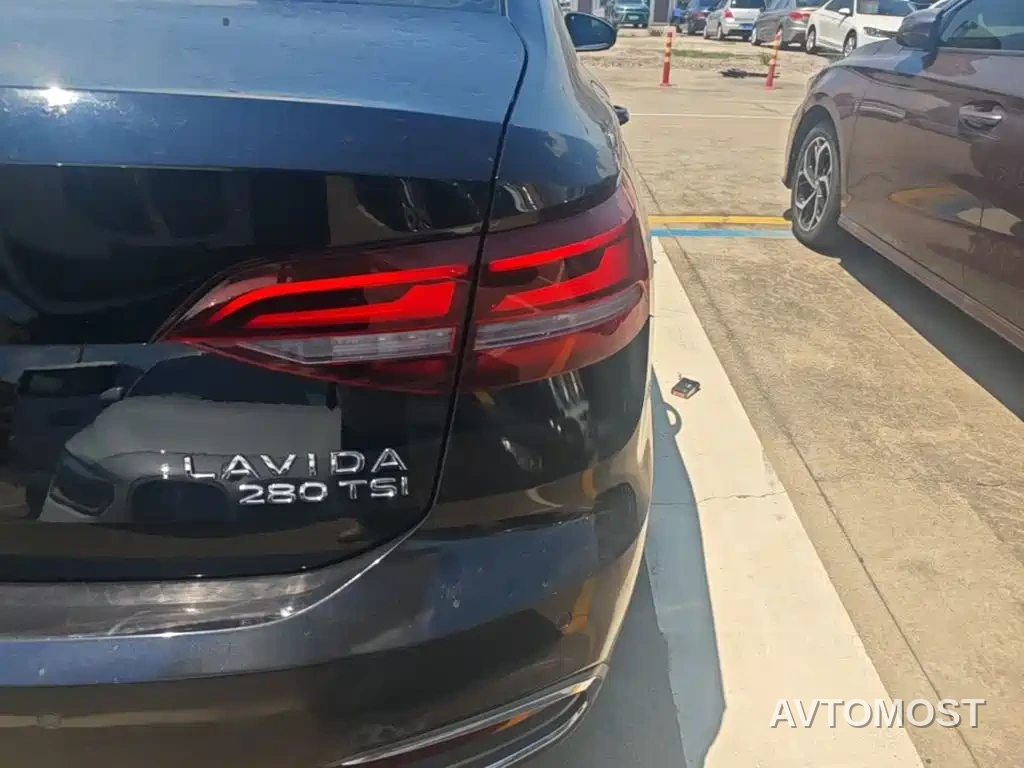 Volkswagen Lavida 2023 280TSI DSG Comfort Edition — фото 8