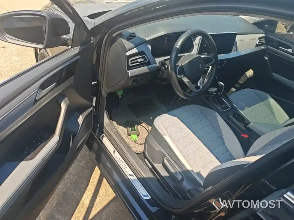 Volkswagen Lavida 2023 280TSI DSG Comfort Edition — фото 16