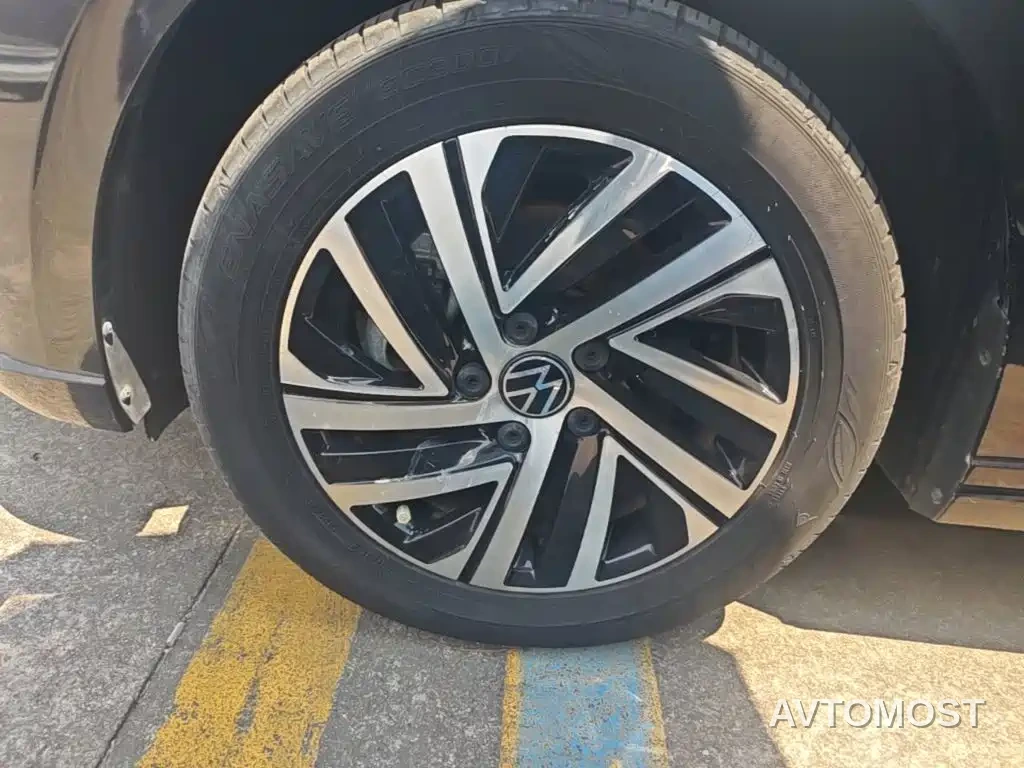 Volkswagen Lavida 2023 280TSI DSG Comfort Edition — фото 23