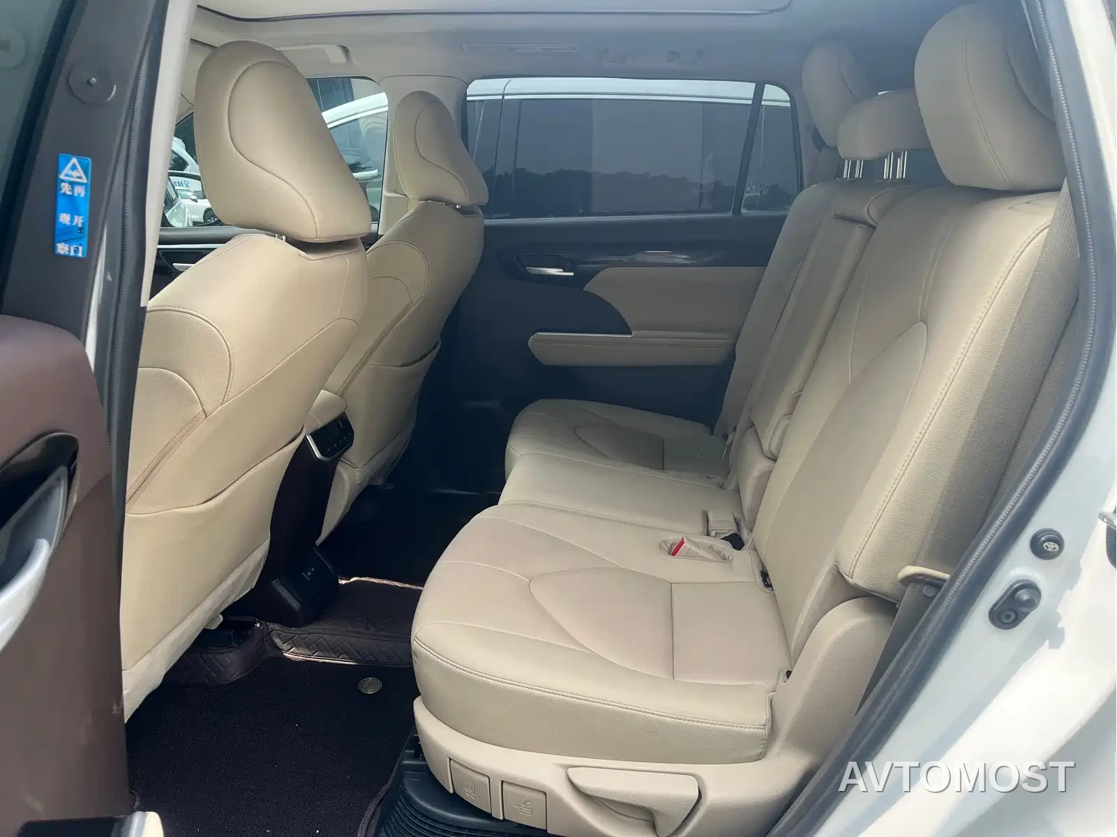 Toyota Highlander 2022 Model Dual Engine 2.5L 4WD Premium Edition 7-Seater — фото 8