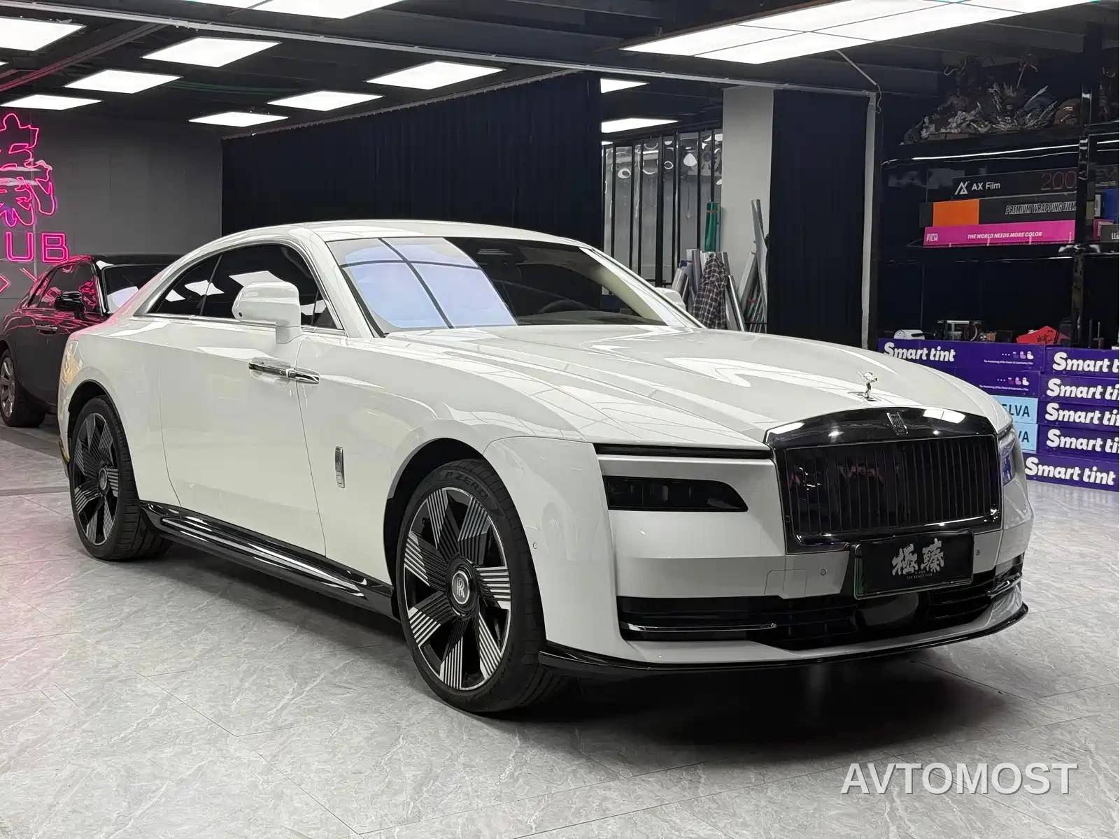 Rolls-Royce Spectre 2024 Standard Model — фото 1