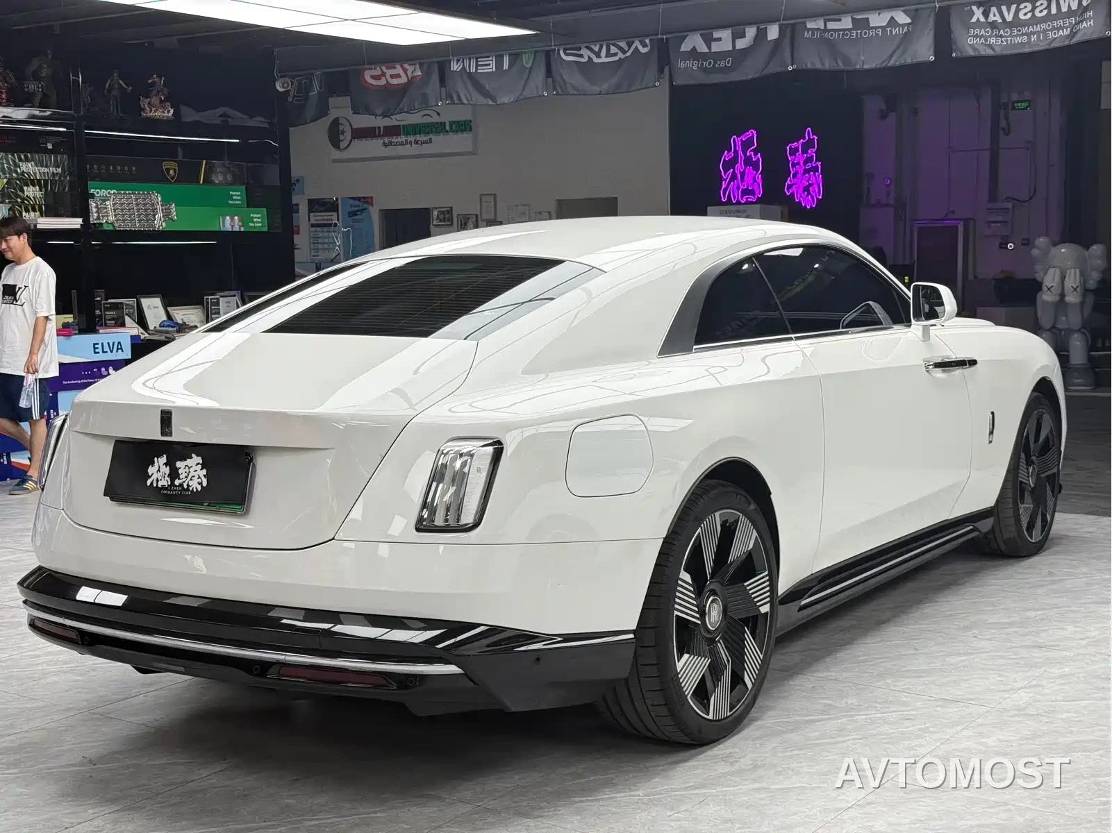 Rolls-Royce Spectre 2024 Standard Model — фото 2