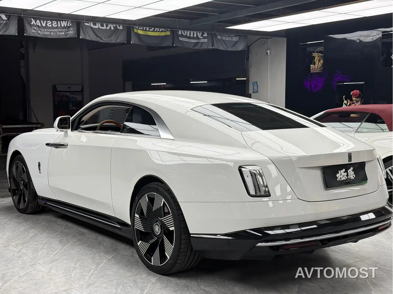 Rolls-Royce Spectre 2024 Standard Model — фото 4