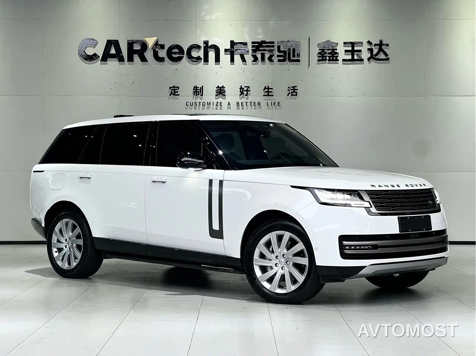 Land Rover Range Rover 2023 3.0 L6 400PS Golden Age 7-Seater Long Wheelbase — фото 1