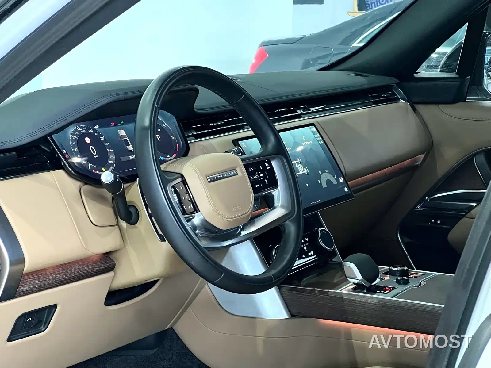 Land Rover Range Rover 2023 3.0 L6 400PS Golden Age 7-Seater Long Wheelbase — фото 15