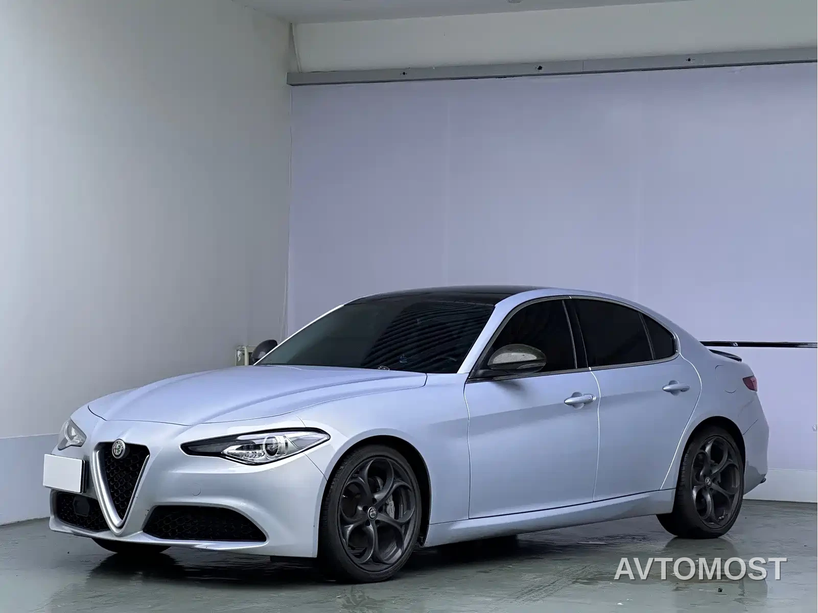 Alfa Romeo Giulia 2021 2.0T 280HP Luxury — фото 1
