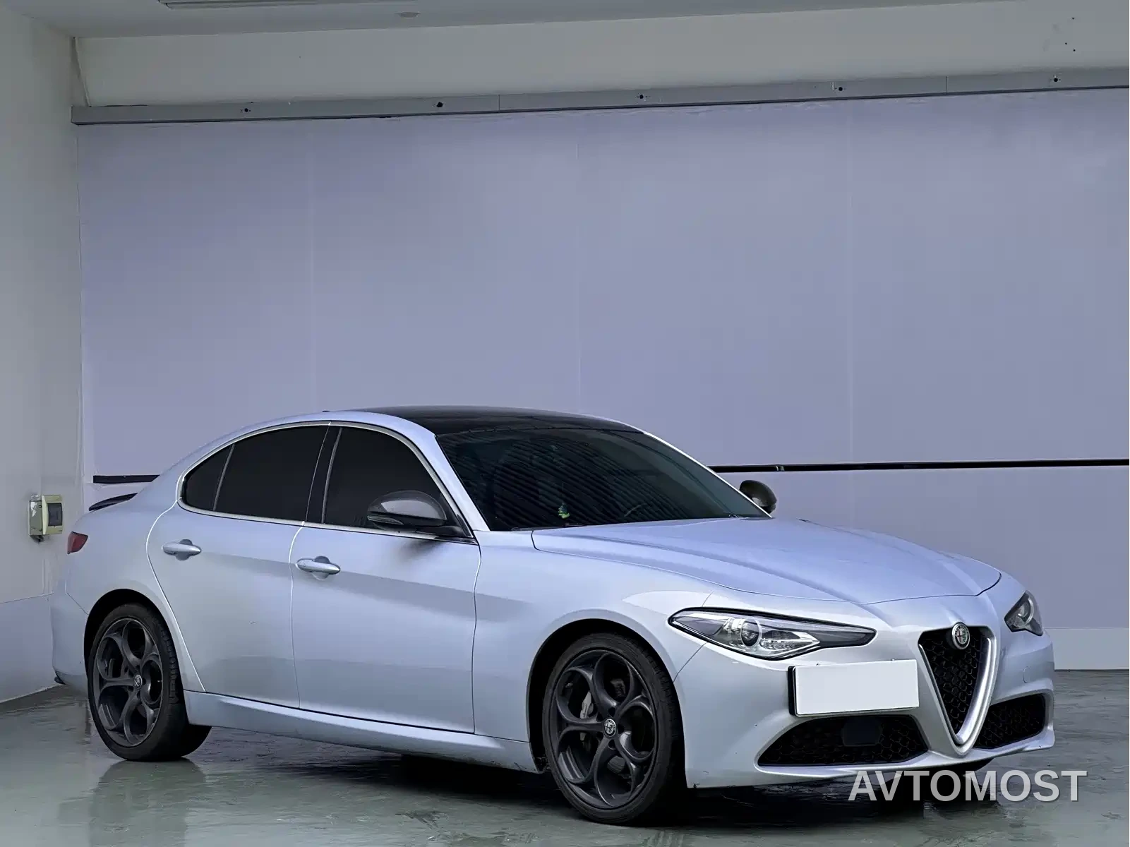 Alfa Romeo Giulia 2021 2.0T 280HP Luxury — фото 3