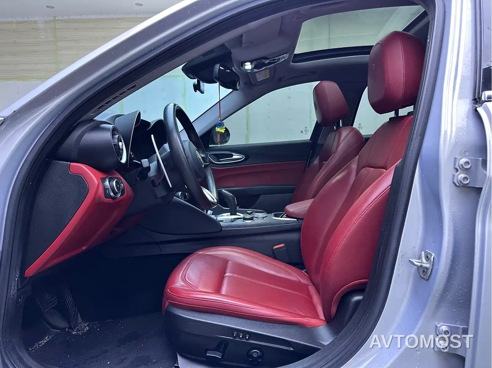 Alfa Romeo Giulia 2021 2.0T 280HP Luxury — фото 6