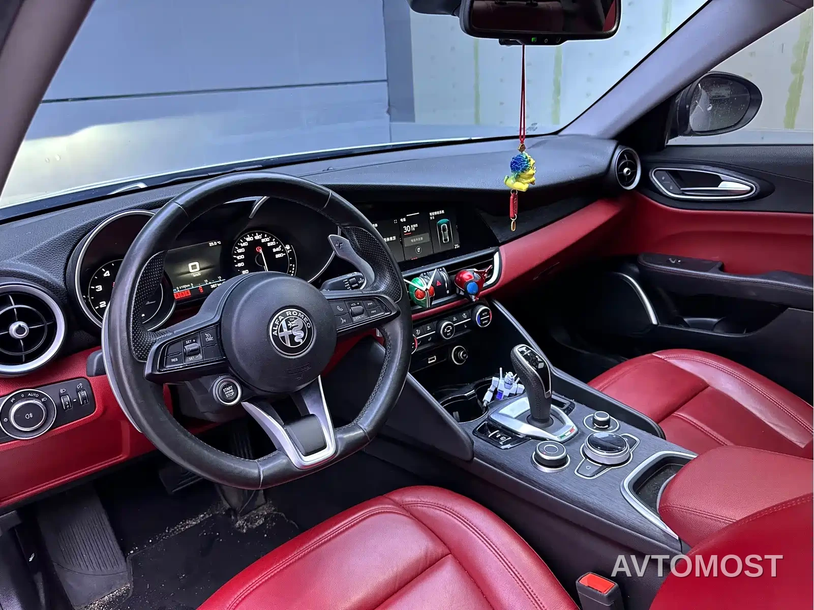 Alfa Romeo Giulia 2021 2.0T 280HP Luxury — фото 8