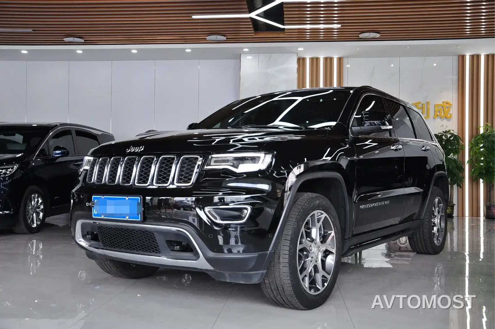 Jeep Grand Cherokee (Import) 2020 3.6L Elite Navigation Edition — фото 1