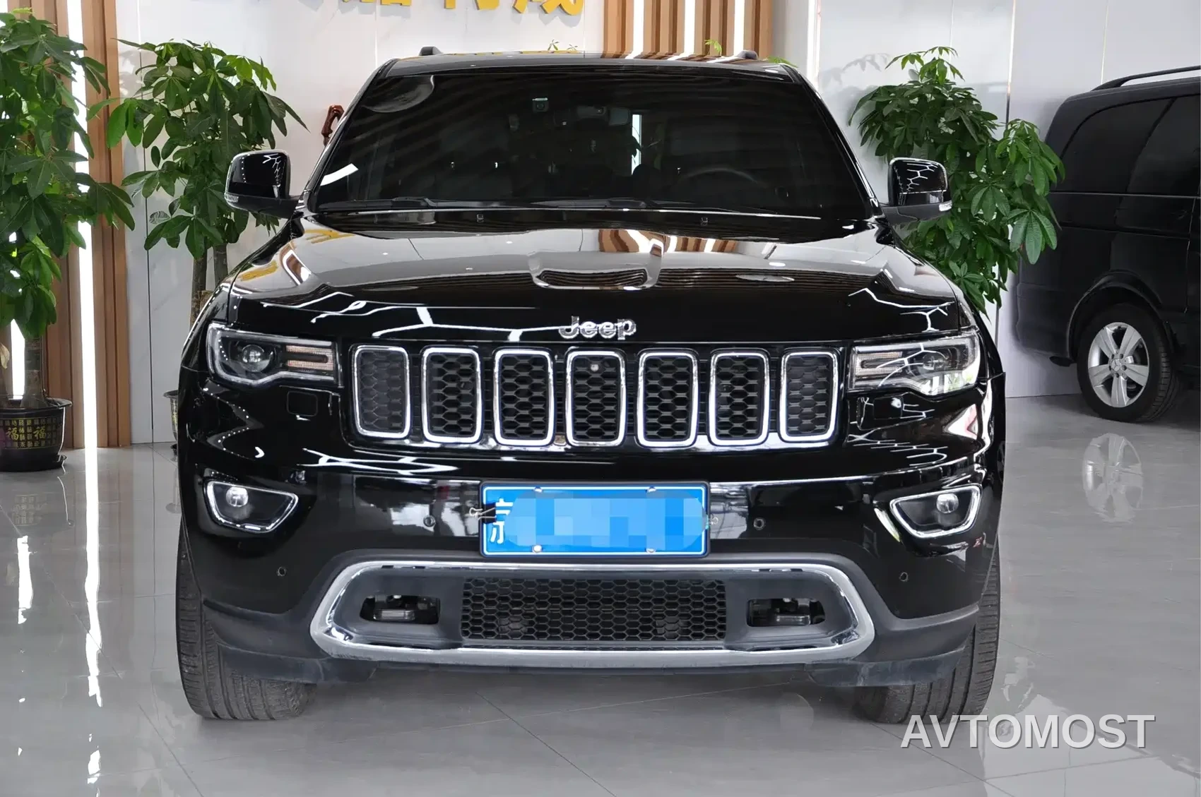 Jeep Grand Cherokee (Import) 2020 3.6L Elite Navigation Edition — фото 2