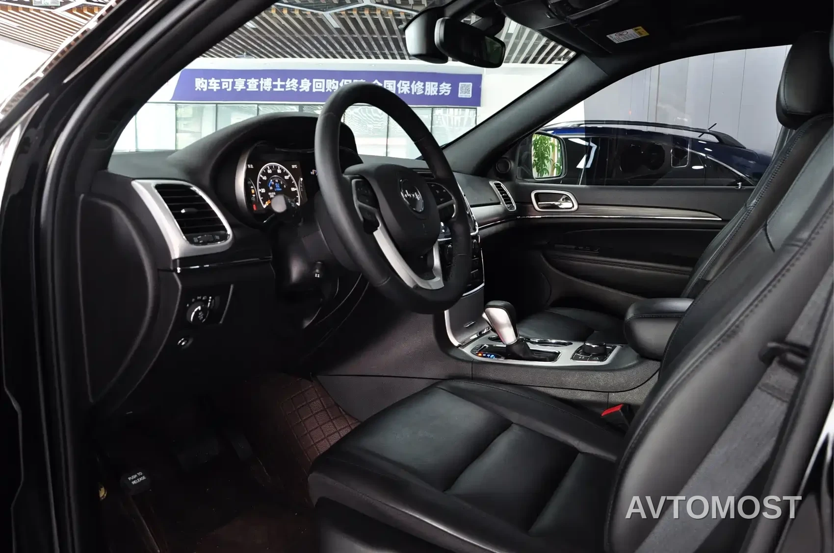 Jeep Grand Cherokee (Import) 2020 3.6L Elite Navigation Edition — фото 4