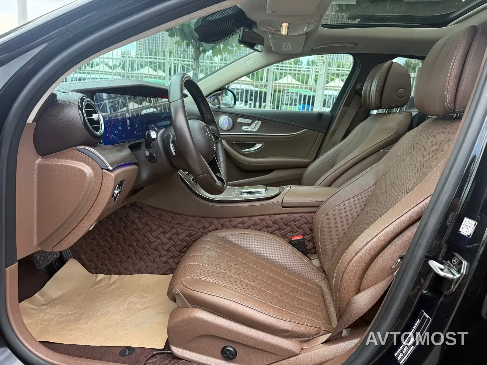 Mercedes-Benz E-Class 2021 E 300 L Premium — фото 4