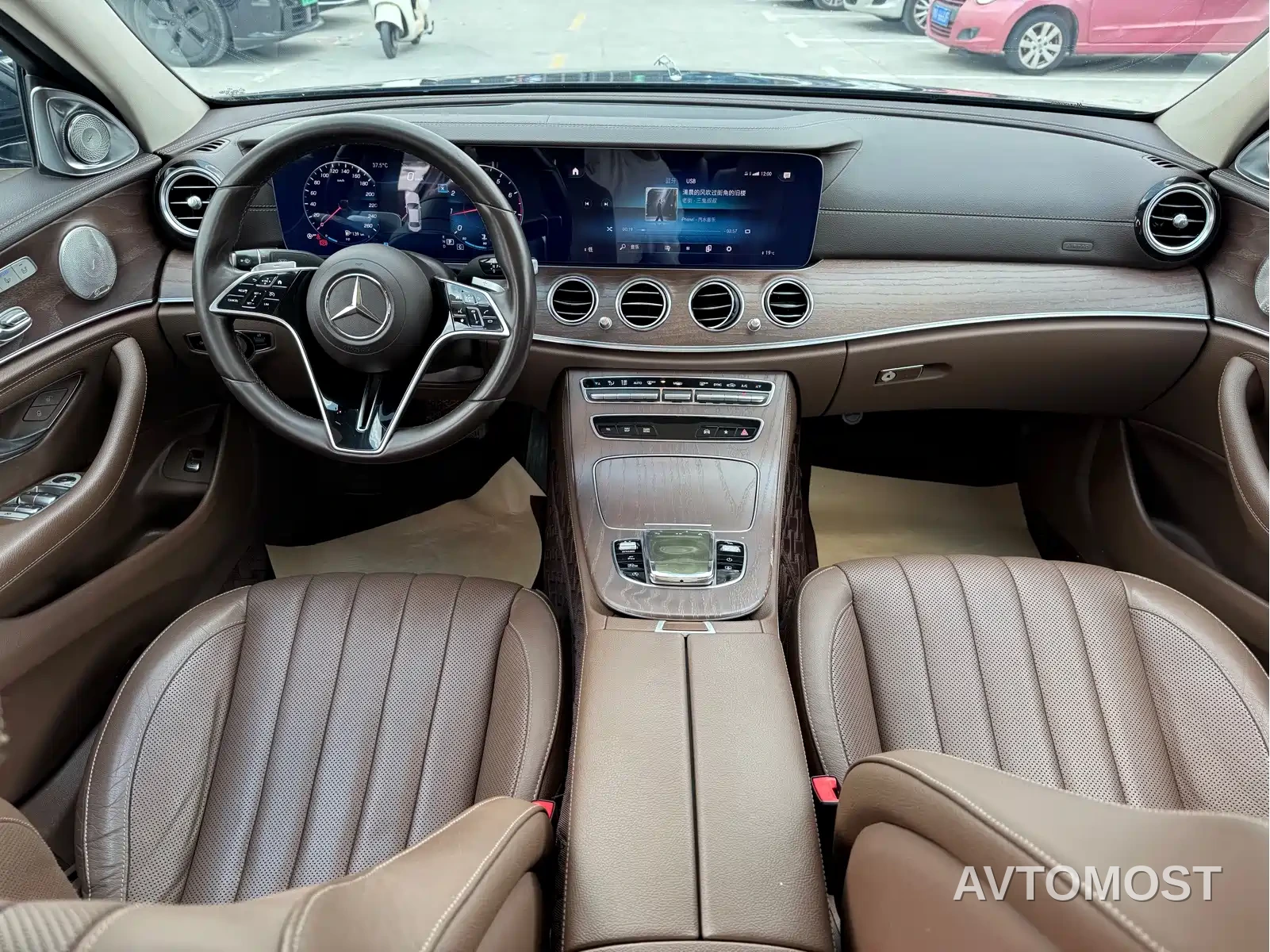 Mercedes-Benz E-Class 2021 E 300 L Premium — фото 16