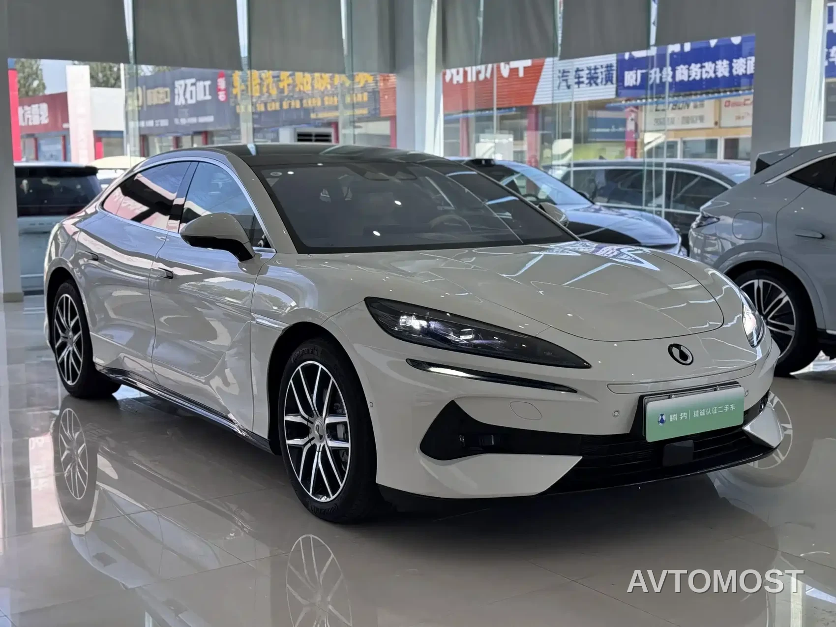 Denza Z9 2024 Model 1100km AWD Max Edition — фото 3