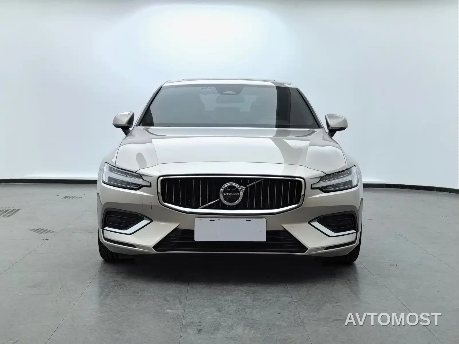 Volvo S60 2023 B4 Smart Comfort Luxury Edition — фото 2