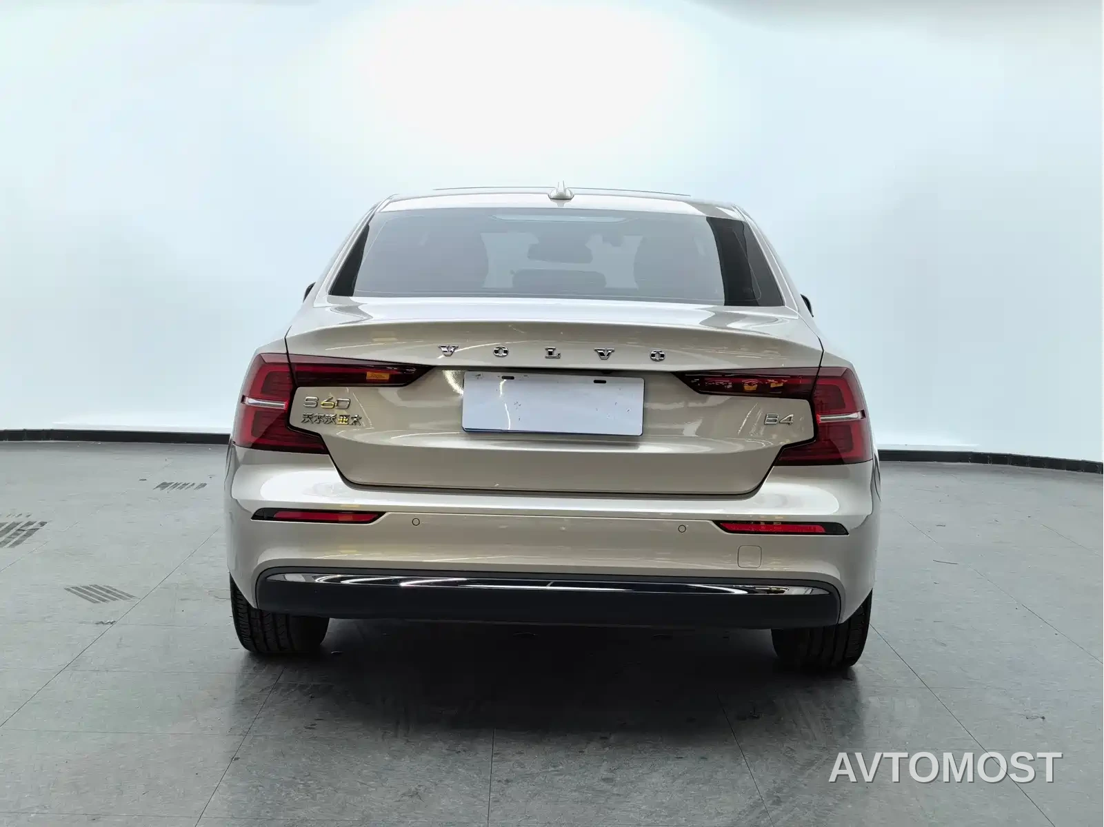 Volvo S60 2023 B4 Smart Comfort Luxury Edition — фото 5