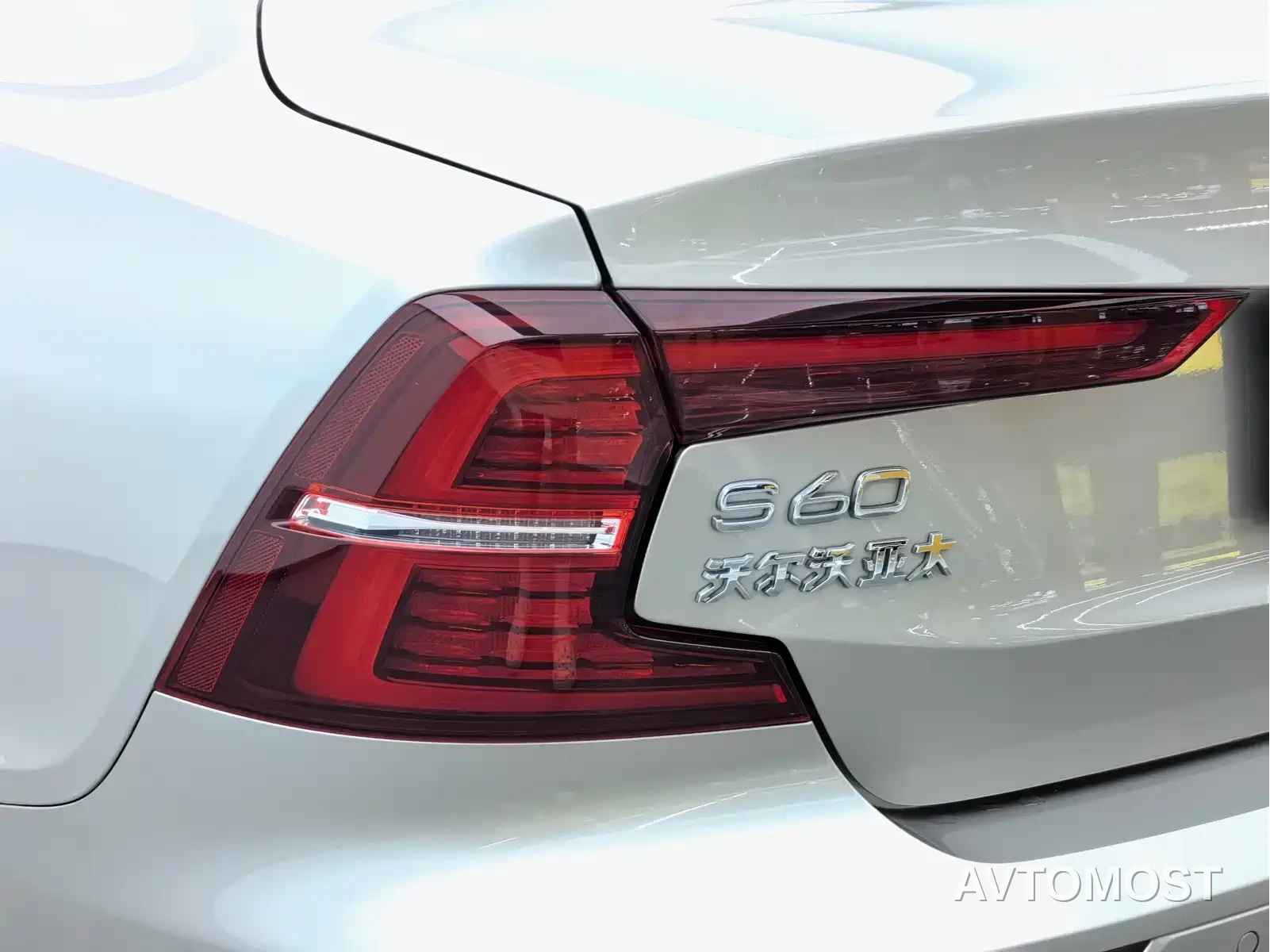 Volvo S60 2023 B4 Smart Comfort Luxury Edition — фото 11